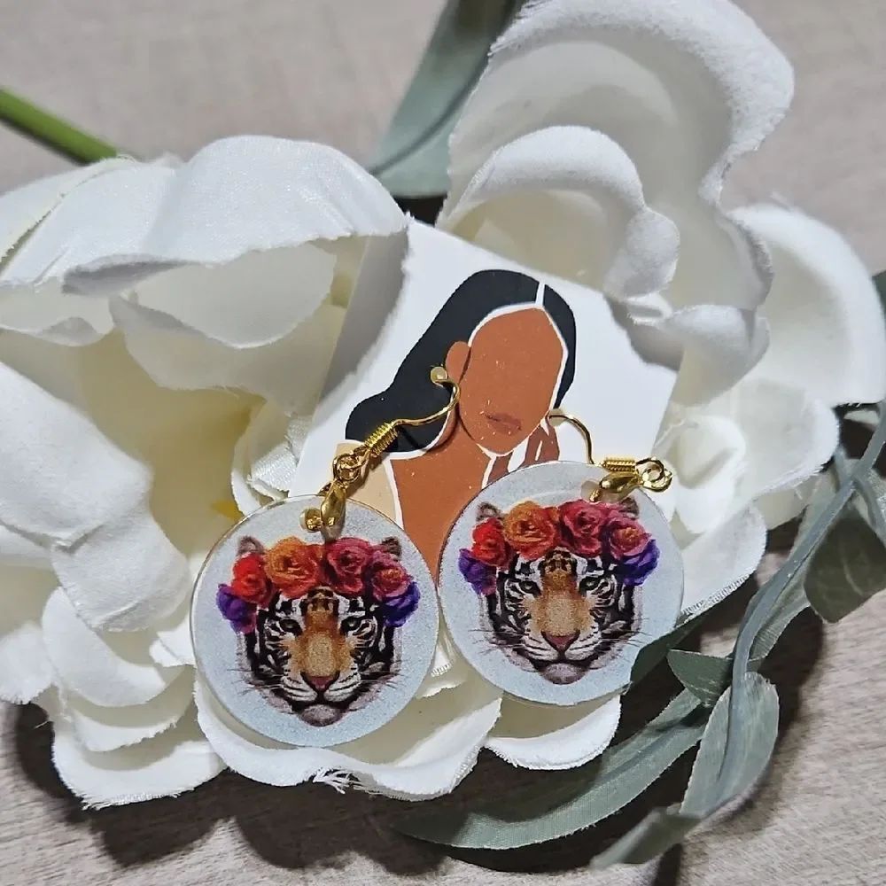 Floral 🎁 Tiger Earrings